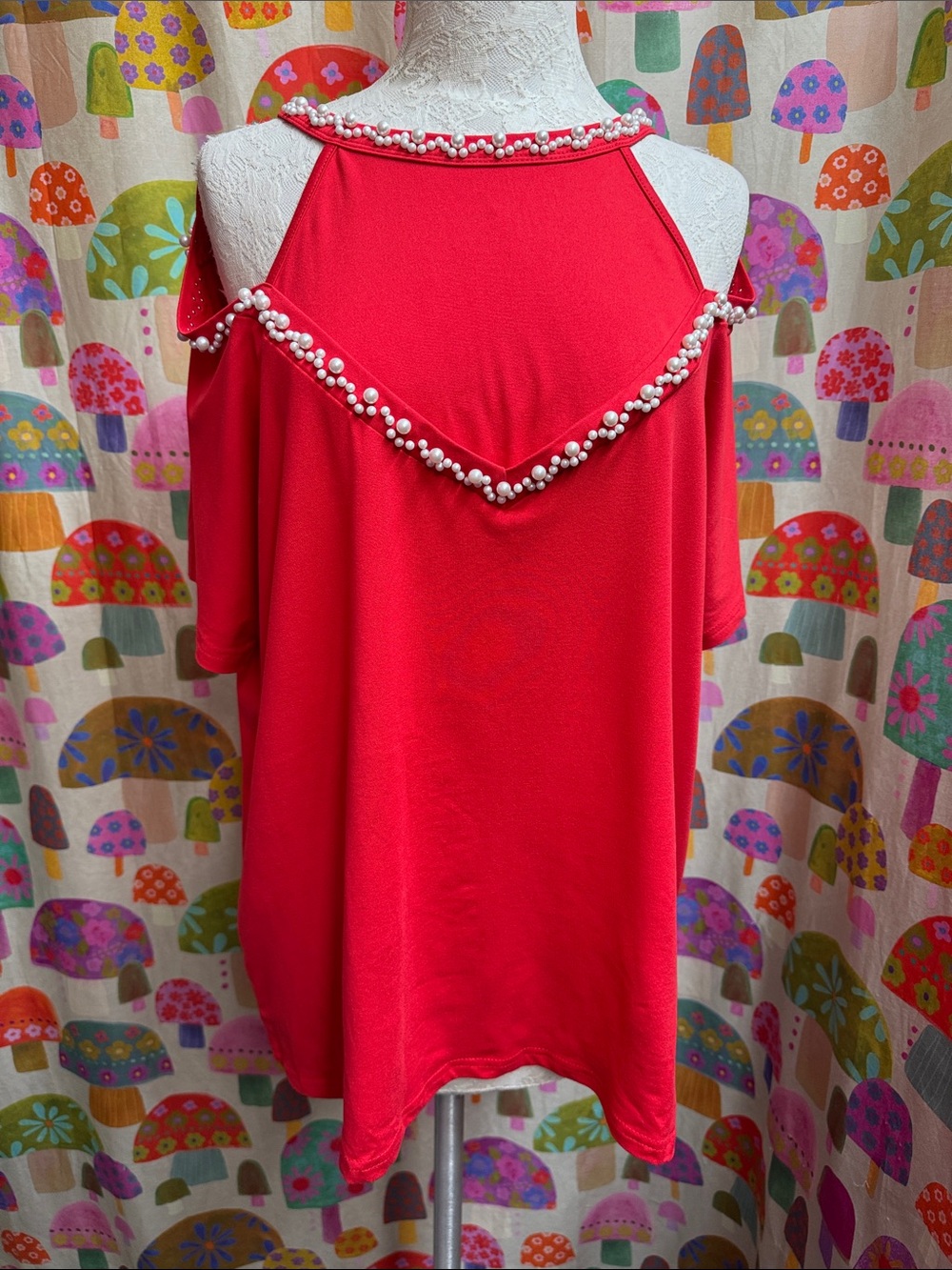S/S Cold-Shoulder Beaded Trim Top in Bright Red. 1XL